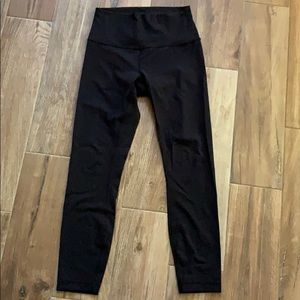 Lululemon Wunder Under size 6